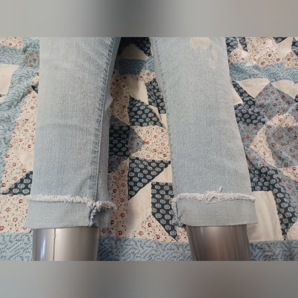 🍒 D. jeans Raw Cut Rolled Hem Ankle Cropped Jeans - Picture 5 of 6